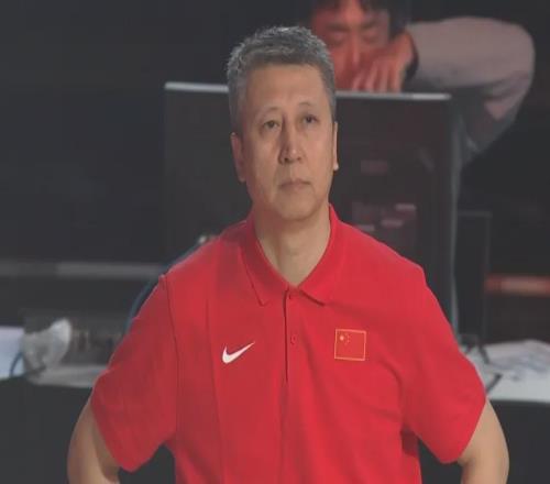 國際籃聯嚴查！日本主場哨坑慘中國男籃，裁判無視惡犯+亂給T太黑