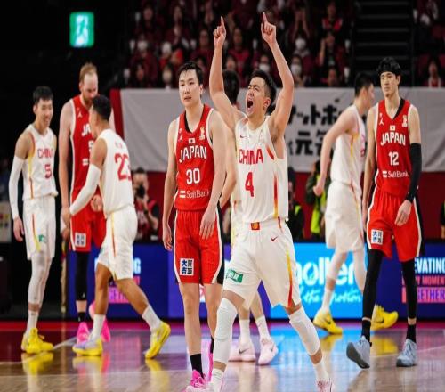 淚目！中國男籃30歲王牌滿血歸來：轟14分逆轉日本，郭士強用對他