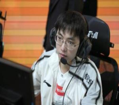 又培養(yǎng)了一個神！Flandre對位Xiaoxu毫無對局影響力對位表現(xiàn)被完爆