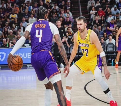 奧尼爾0.9秒絕殺！湖人更衣室內訌！里夫斯2.4億合同泡湯