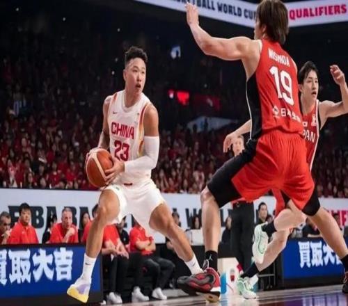 聚焦中國男籃逆轉日本隊，賀希寧成奇兵，趙繼偉顯擔當