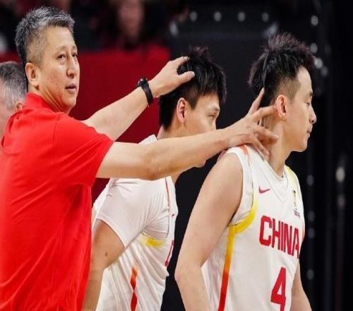 郭士強(qiáng)中場喊話：永遠(yuǎn)相信中國男籃是一支優(yōu)秀的隊(duì)伍