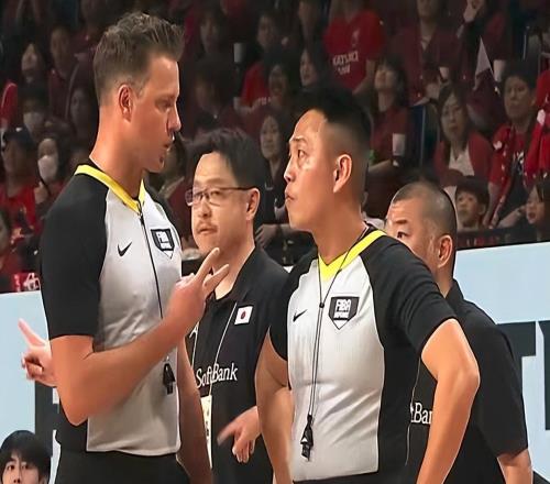 中國男籃贏日本后，國際籃聯(lián)發(fā)文惹非議，執(zhí)法主裁判或遭處罰