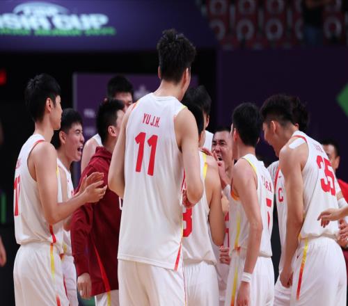 日本輸球又輸人，中國男籃15分大逆轉！5打功臣爆發無懼客場5打8