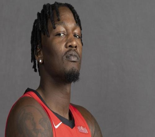 場均僅3.1分2.5板0.7助！火箭5270萬打水漂，湖人躲過一劫