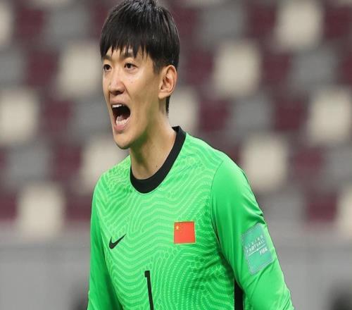 超級(jí)杯海港VS北京國(guó)安：雙鐵腰坐鎮(zhèn)蒯紀(jì)聞?lì)I(lǐng)銜中國(guó)香港前鋒出擊