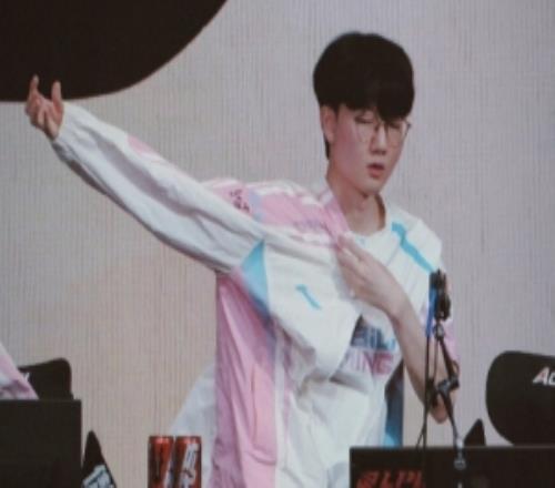 戰(zhàn)勝WBG后Viper發(fā)文：很開心今天能為大家發(fā)應援，下場比賽再見！