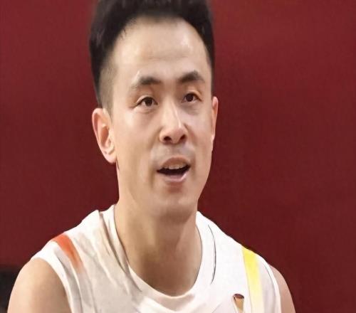 中國男籃為什么能逆轉日本郭士強毫不客氣說出原因，說得太實