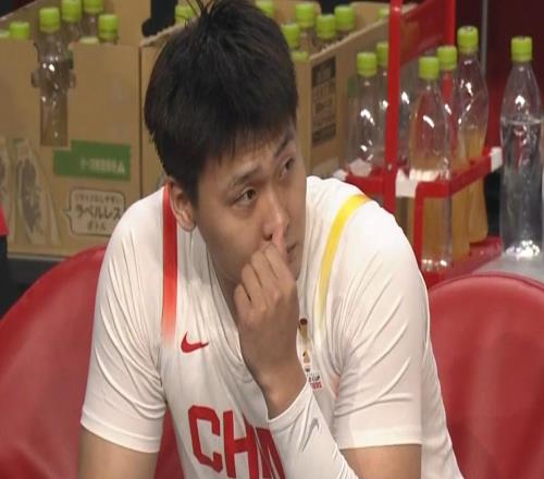 打爆日本黑哨后！中國男籃上訴，郭士強或被追罰，趙睿傷情曝光！