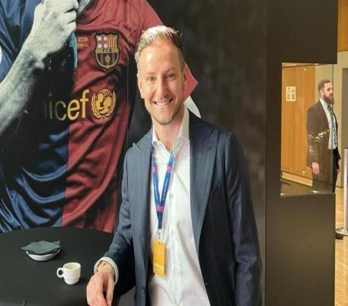 世體：抽簽前巴薩助教曾給拉基蒂奇打視頻交流，尋求簽運加持