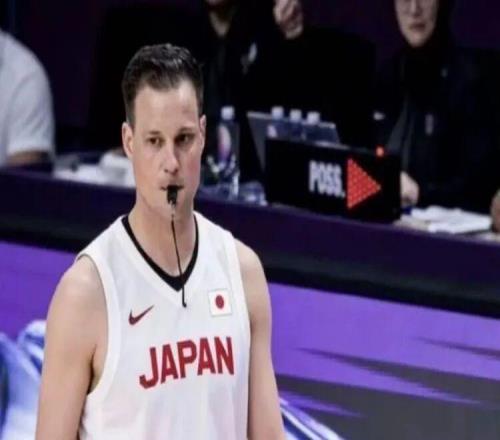 中國5打8驚天逆轉(zhuǎn)日本！FIBA無法無天，臉都不要了，活該被罵！