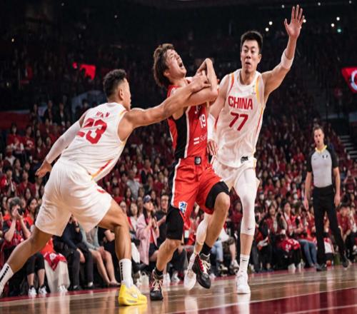 中國(guó)男籃12人新名單公布!最大爭(zhēng)議誕生,PK中國(guó)臺(tái)北裁判組也出爐