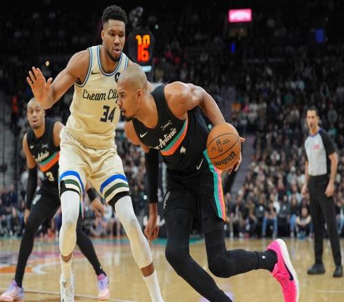 馬刺隊文班亞馬正全力以赴，力爭成為NBA歷史上最年輕的MVP