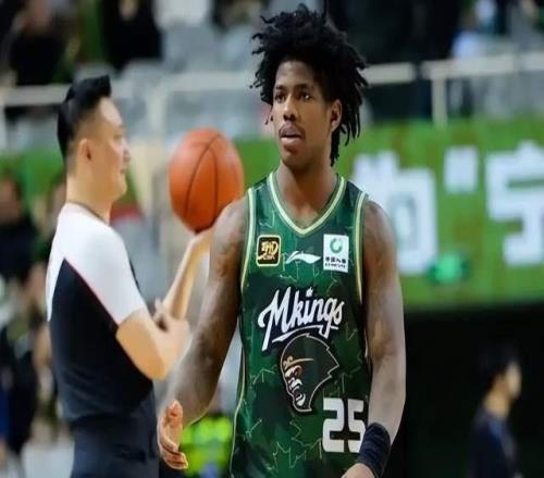 新小外是他場均24+8超級得分手,單場43+9,山東或靠他沖總決賽