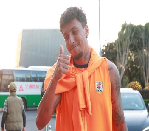 泰山冬窗0支出！1外援變動(dòng)，多名輪換主力離隊(duì)，實(shí)力不升反降