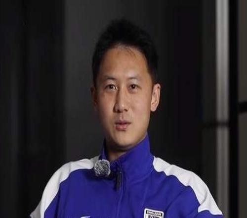 練了一個(gè)冬訓(xùn)，大連英博新星轉(zhuǎn)投鯤城馮勁首秀戰(zhàn)申花海港幫加成