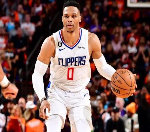 35歲威少數(shù)據(jù)下滑引質(zhì)疑國王仍考慮續(xù)約千萬年薪是投資還是負擔