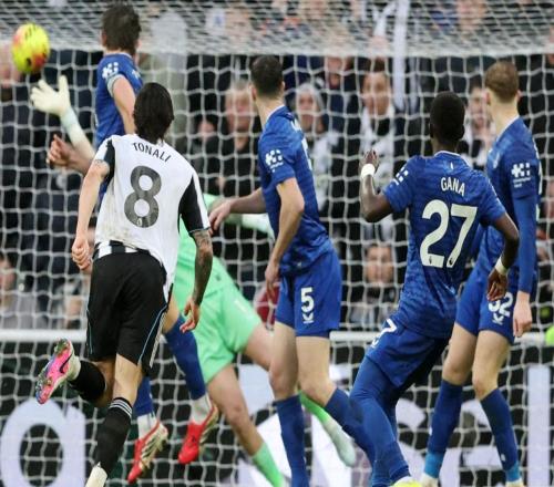 一場23,上演極限絕殺,英超土豪倒下,7億豪陣也沒用