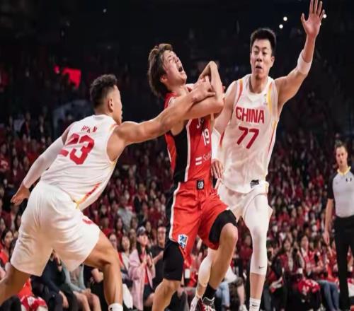 國家隊最后一投世預賽兩戰4中1合計2分,國家隊真沒他的位置了