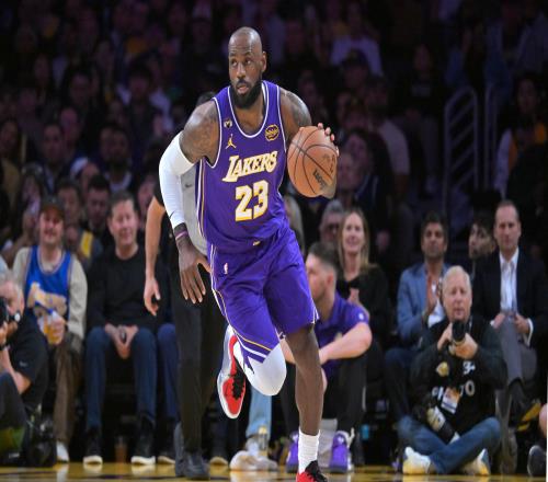 湖人勝勇士賽后！2亮點(diǎn)1不足，老詹高效+東子反彈，1人仍難逃魔咒