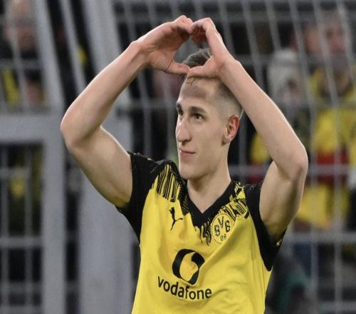 進球后比心，馬特烏斯：這至少說明施洛特貝克很喜歡在這踢球