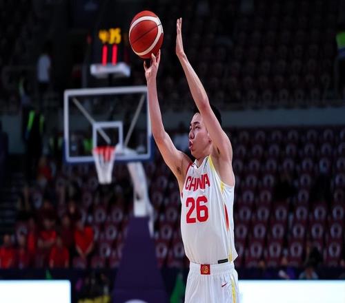 10093洗刷13年前恥辱！2場大逆轉，中國男籃再贏日本就提前晉級