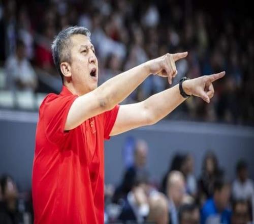 贏得丑陋！男籃攻守一團糟，趙睿+王浩然辣眼睛，郭士強束手無策