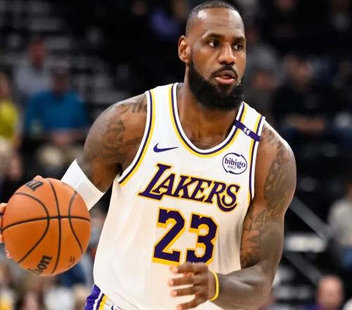 杜蘭特轟32+6+8+2仍無(wú)緣今日最佳!對(duì)不起,你碰到創(chuàng)紀(jì)錄的老詹了