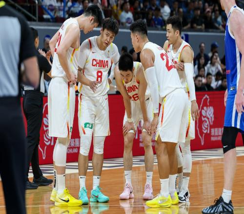 驚險翻盤！男籃差點翻船，趙繼偉超遠三分救主，兩連勝到手