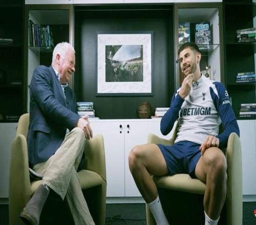 維卡里奧：圖多爾很愿意和球員交流，他的處事方式非常直率