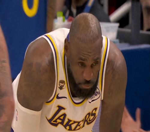 三巨頭火力全開湖人吊打勇士格林打法傷害球隊(duì)被嫌棄,庫里斜視