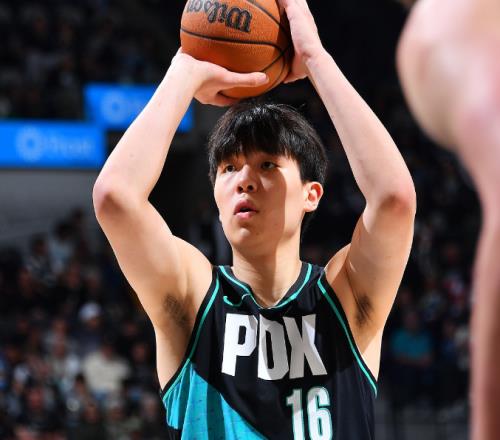 楊瀚森0+1+1！開拓者狂輸老鷹34分庫明加20+7加盟全勝