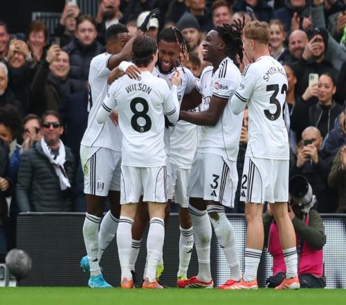 英超勁旅倒下：恥辱4連敗，8.7億豪陣也沒用，掉到第16名