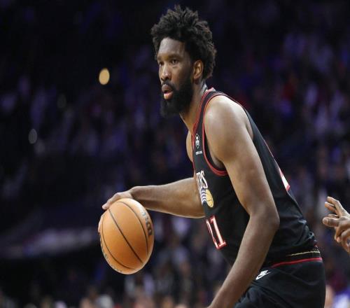 搞笑，恩比德受傷后，隊(duì)友：想用泡泡床單把他裹起來(lái)，然后擁抱他