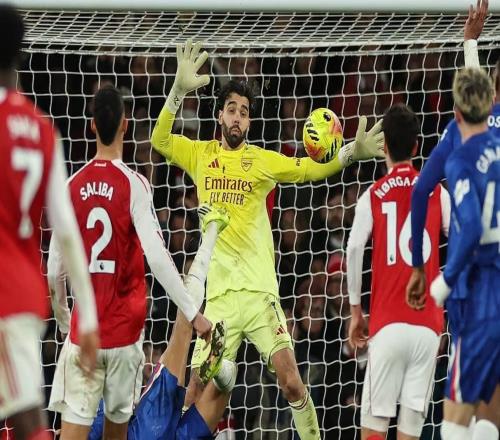 衛(wèi)報評倫敦德比：兩千個文身大漢在村街上互相摟抱的摔跤大會