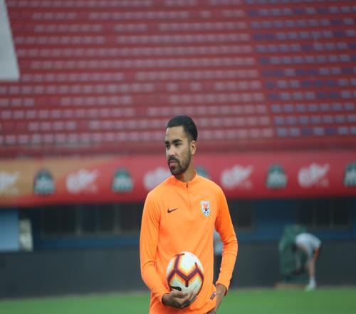 足球報揭秘泰山輸給申花的秘密：后腰位置成關(guān)鍵，德爾加多表現(xiàn)成負分代表_中超直播