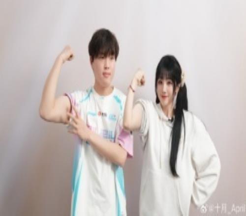 豆瓣粉絲爆料十月點(diǎn)贊相關(guān)澄清與Elk戀情評(píng)論：假的沒談