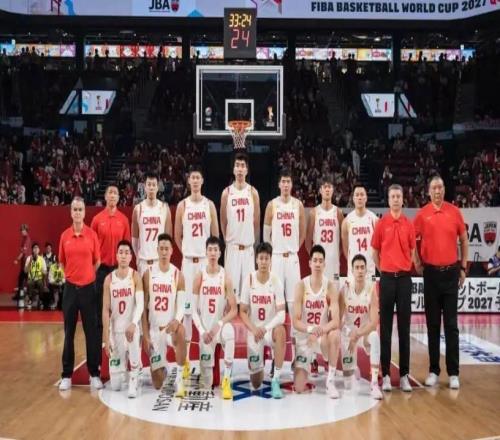 中國男籃兩連勝，三大球員必須淘汰，張鎮(zhèn)麟很難再加入