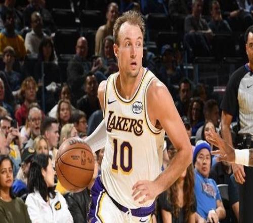 肯納德替補高效貢獻(xiàn)16分雷迪克：他激活了我們?nèi)牭倪M(jìn)攻