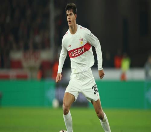 曼聯(lián)球探網(wǎng)絡(luò)遍布全球，斯圖加特中場(chǎng)安德烈成新目標(biāo)