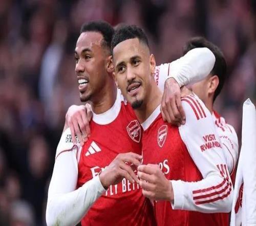 本賽季阿森納9次通過角球取得10領先,追平英超歷史紀錄