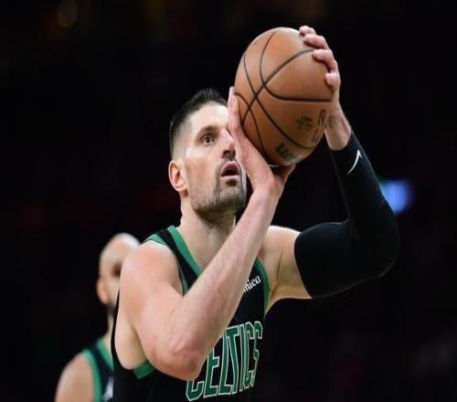 NBA常規賽凱爾特人主場11498戰勝76人馬克西空砍33分