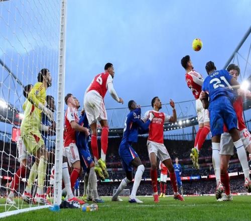 在羅塞尼爾執教的13場比賽中，切爾西因定位球丟了7球