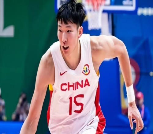 周琦+3海外回歸!男籃下個世預(yù)賽基本15選12,內(nèi)線鋒線實(shí)力強(qiáng)勁!