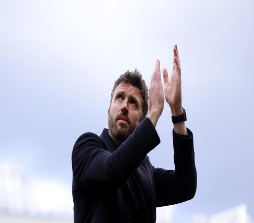 卡里克:現(xiàn)在這個(gè)排名意義不是很大,非常滿意球隊(duì)做出的回應(yīng)