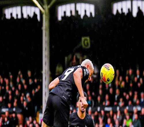 頭槌破門,里沙利松是首位在英超打入20粒頭球的巴西球員