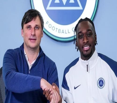 國足又一理想歸化鋒霸浮現，24球19助攻閃耀中超，就等邵佳一點頭