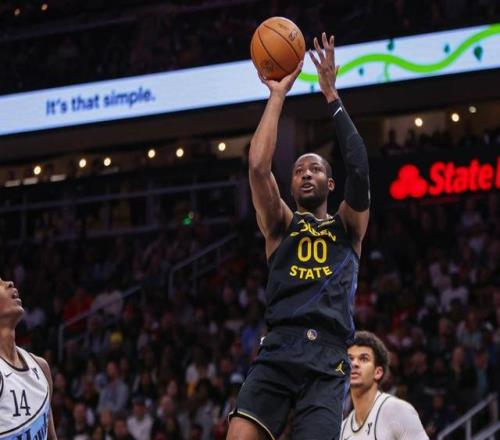 換隊即巔峰！場均22+7+命中率68%，2換1神級交易，感謝勇士