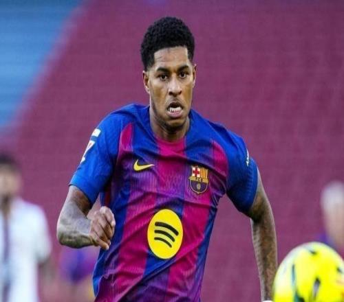 世體：拉什福德合練中未出現問題，但左膝依舊需要佩戴護具