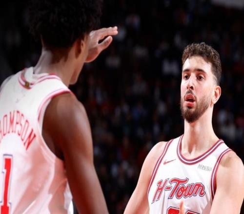 火箭遭熱火逆轉(zhuǎn)終結(jié)3連勝杜蘭特32+6+8沖突吃T阿門20+11